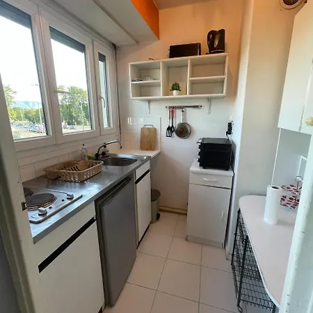 Geneva Residences * فيرني-فولتير، أين